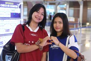 Ester Nurumi Tri Wardoyo & Komang Ayu Cahya Dewi (Humas PP PBSI)