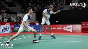 Ganda putra Indoensia, Fajar Alfian/Muhammad Rian Ardianto menghadang serangan.