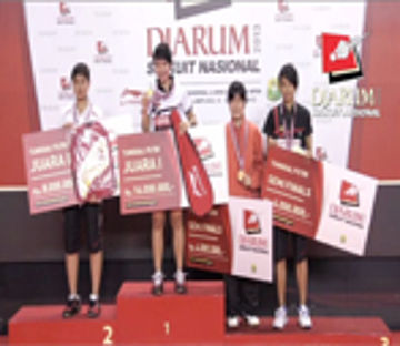 Penyerahan Hadiah Juara Djarum Sirkuit Nasional Lampung Open 2013 at Bandar Lampung